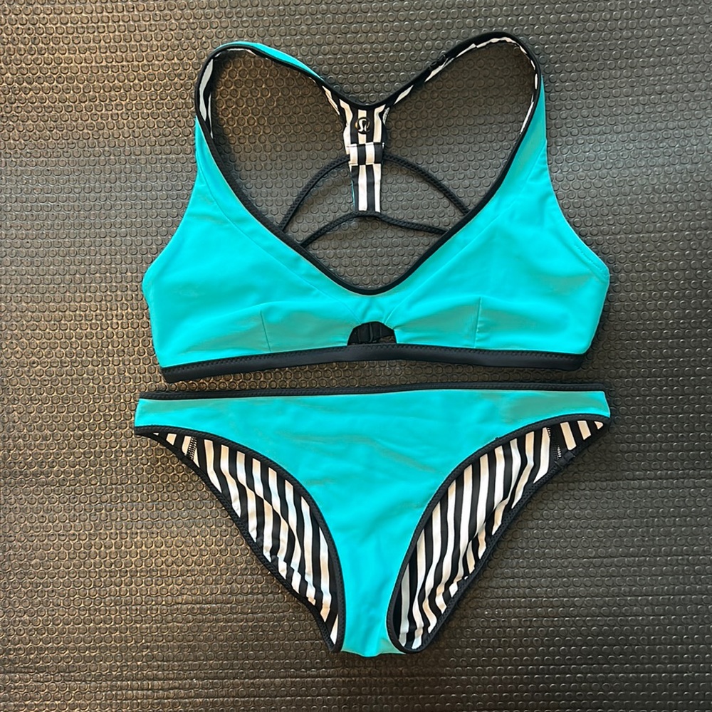 Lululemon Surf to Sand Bikini Top and Bottom Set
